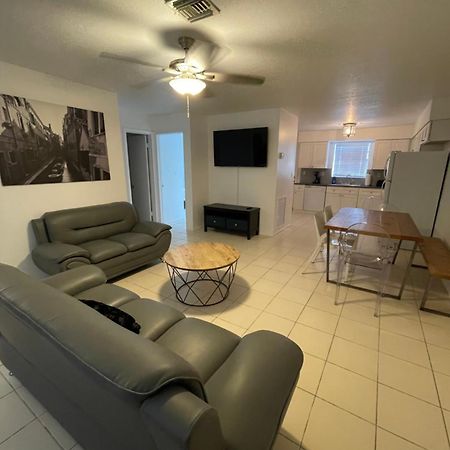 Cozy Downtown Apartments On Water فورت لودرديل المظهر الخارجي الصورة