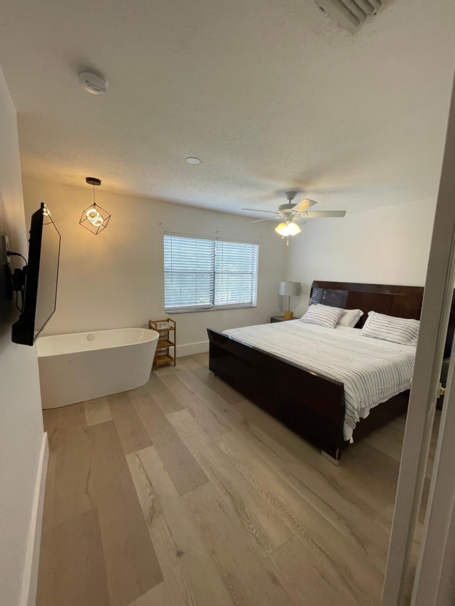 Cozy Downtown Apartments On Water فورت لودرديل المظهر الخارجي الصورة